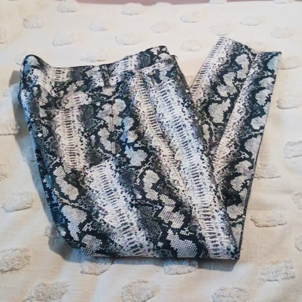 Tinseltown ⚜️ Snake Print Skinny  Pants ⚜️ Junior 15
